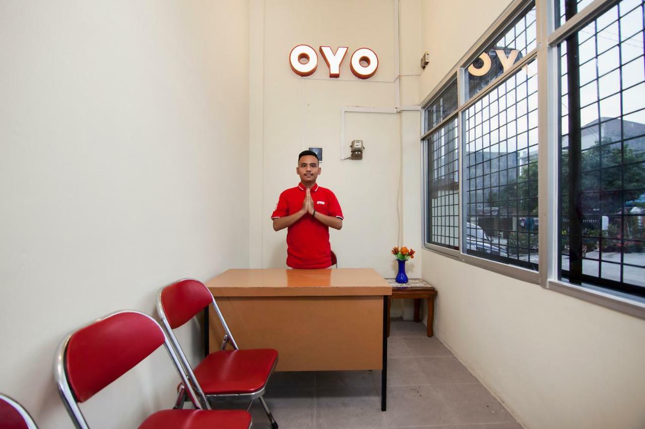 Oyo 885 Tangkul Residence Medan Buitenkant foto
